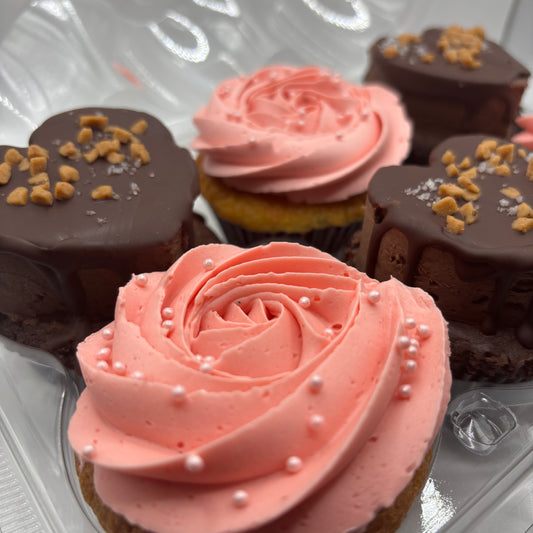 Assortiment de cupcakes pour la Saint-Valentin